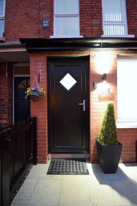 Belfast Luxury Lets - Windsor Townhouseヴィラ エクステリア 写真