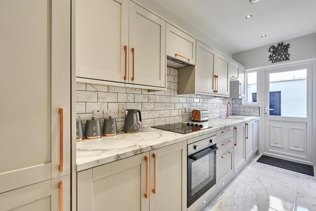 Belfast Luxury Lets - Windsor Townhouseヴィラ エクステリア 写真